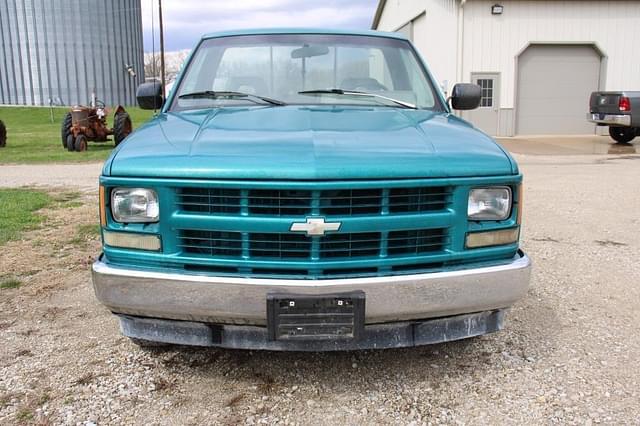 Image of Chevrolet 1500 equipment image 1