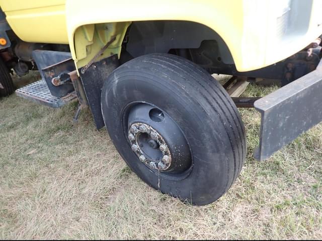 Image of Chevrolet Kodiak equipment image 3