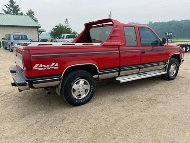 Image of Chevrolet 1500 equipment image 3