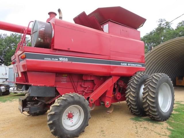 Image of Case IH 1688 equipment image 1