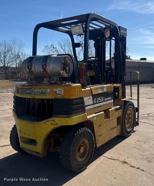 Image of Daewoo G25S equipment image 4
