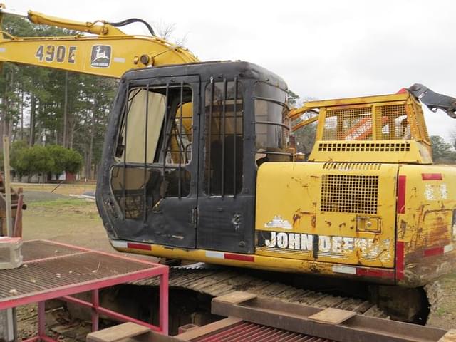 Image of John Deere 490E equipment image 2