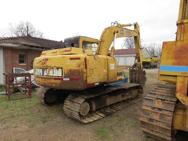 Image of John Deere 490E equipment image 1