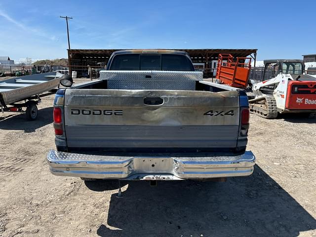 Image of Dodge Ram 2500 equipment image 3