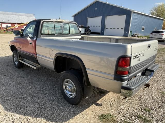 Image of Dodge Ram 2500 equipment image 2