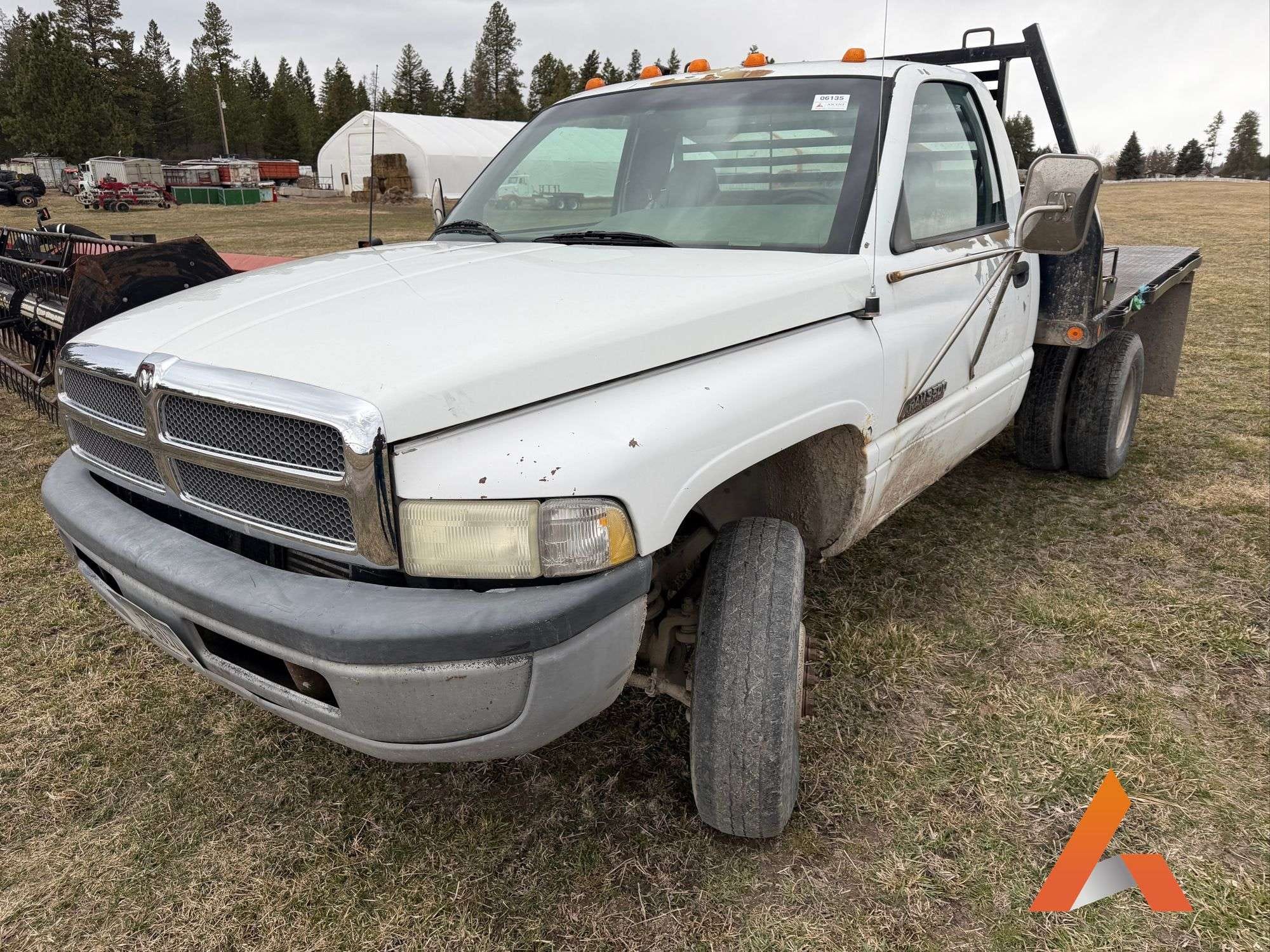 1994 Dodge Ram 3500 Equipment Image0