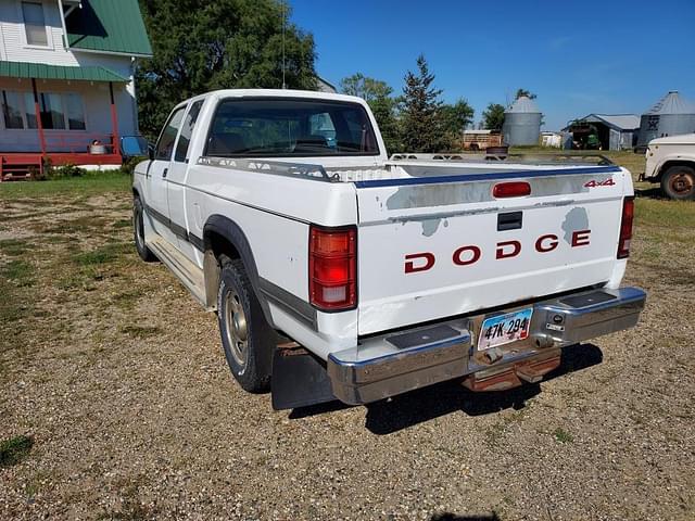 Image of Dodge Dakota equipment image 3