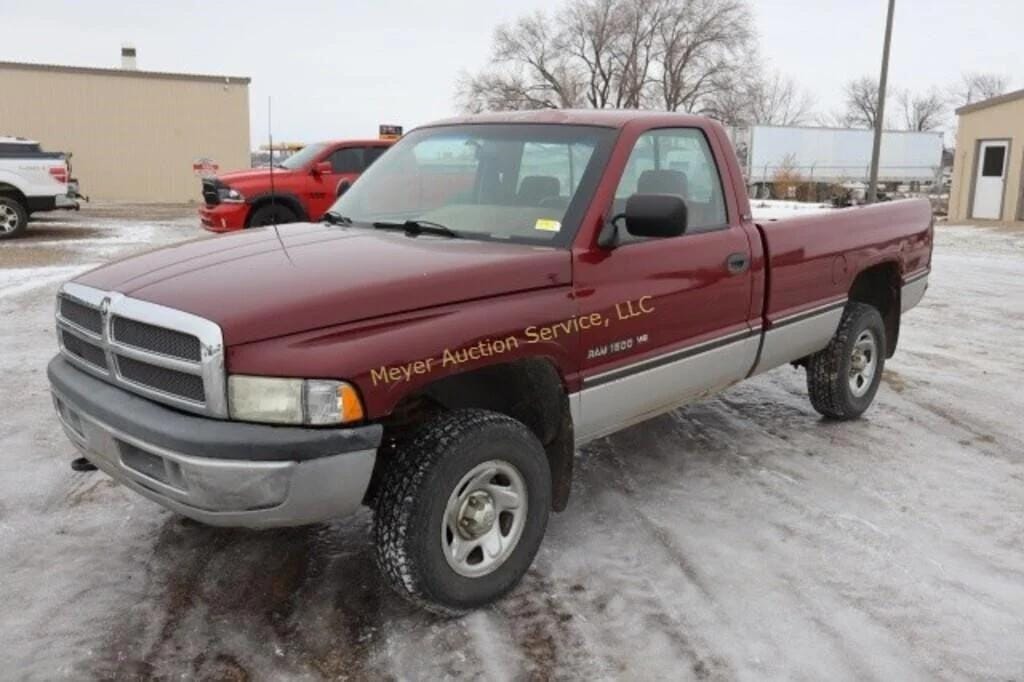 1994 Dodge Ram 1500 Equipment Image0