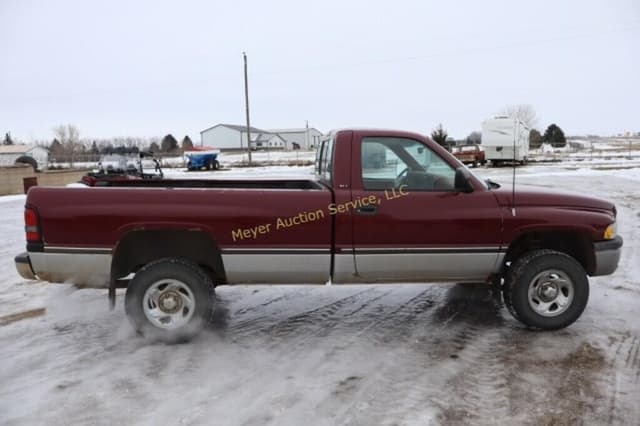 Image of Dodge Ram 1500 equipment image 3