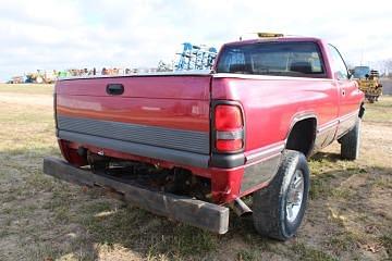 Image of Dodge Ram 2500 equipment image 3