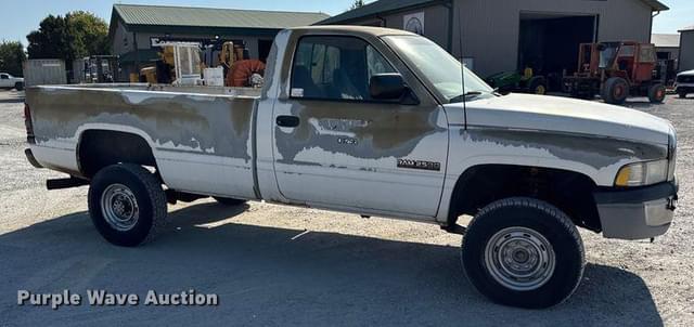 Image of Dodge Ram 2500 equipment image 3