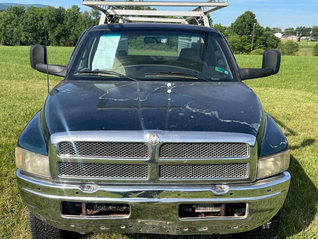 Image of Dodge Ram 2500 equipment image 2