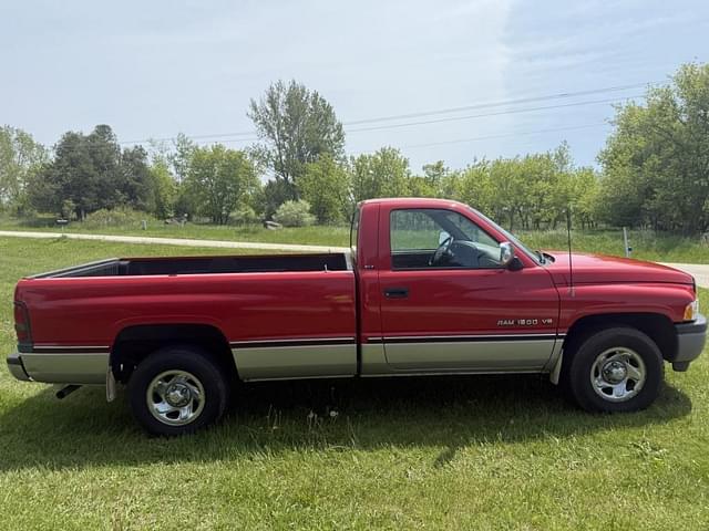 Image of Dodge Ram 1500 equipment image 3