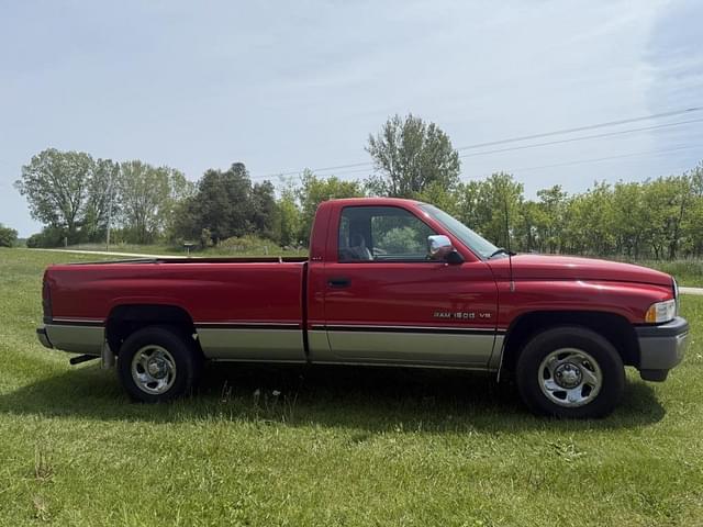 Image of Dodge Ram 1500 equipment image 2