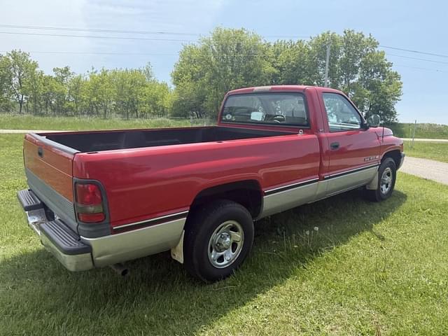 Image of Dodge Ram 1500 equipment image 4