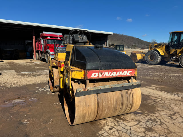 Image of DYNAPAC CC142 equipment image 2