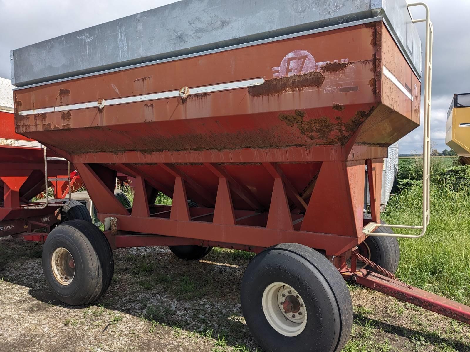 1994 E-Z Trail 500 Equipment Image0