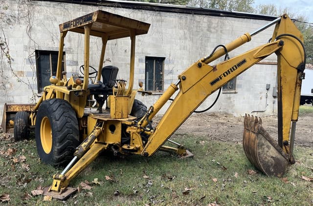 Image of Ford 550 equipment image 1