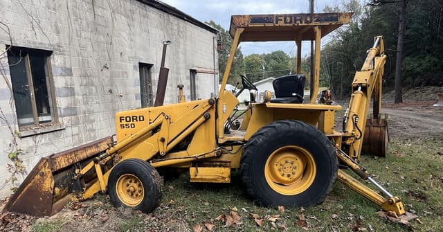Image of Ford 550 equipment image 1