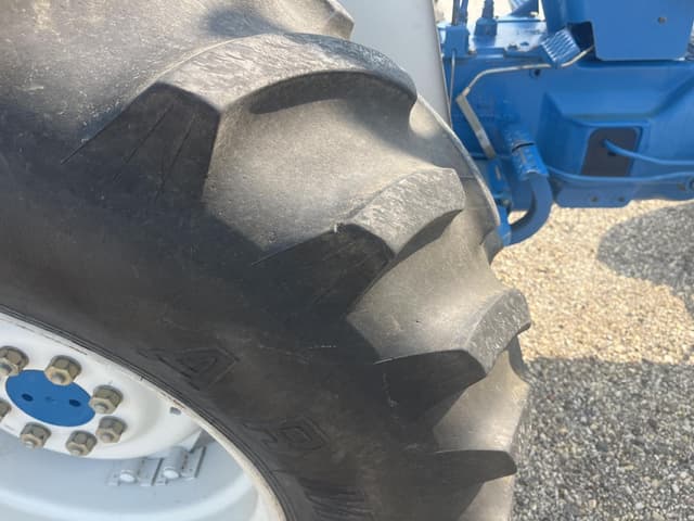 Image of Ford 5610 equipment image 4