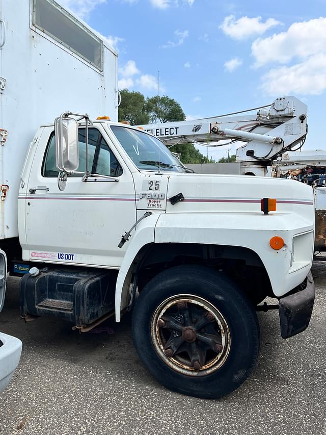 Image of Ford 600 equipment image 3