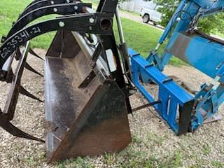 Image of New Holland 7514 equipment image 4