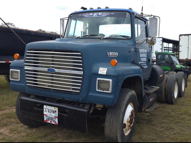 Image of Ford F-8000 equipment image 1