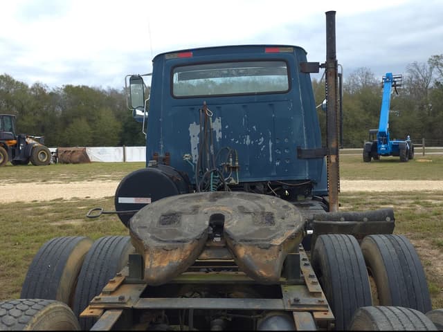 Image of Ford F-8000 equipment image 3