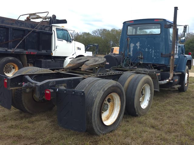 Image of Ford F-8000 equipment image 4