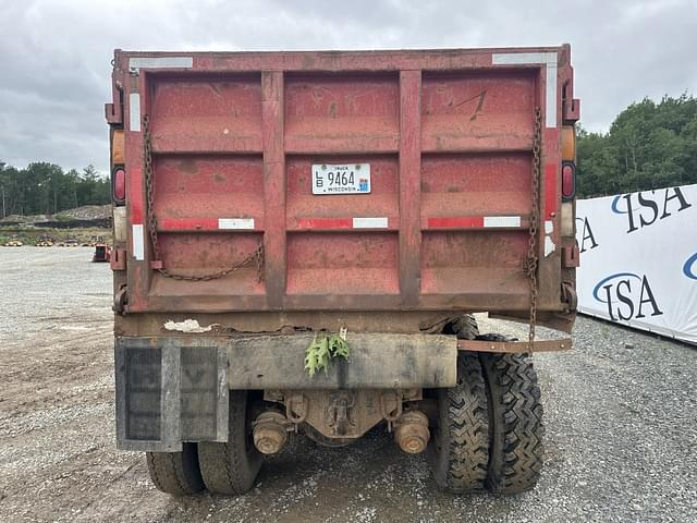 Image of Ford 8000 equipment image 3