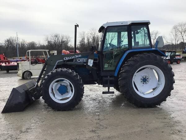 Image of Ford 8240 equipment image 3