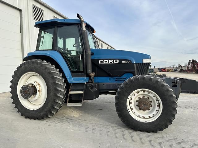 Image of New Holland 8670 equipment image 1