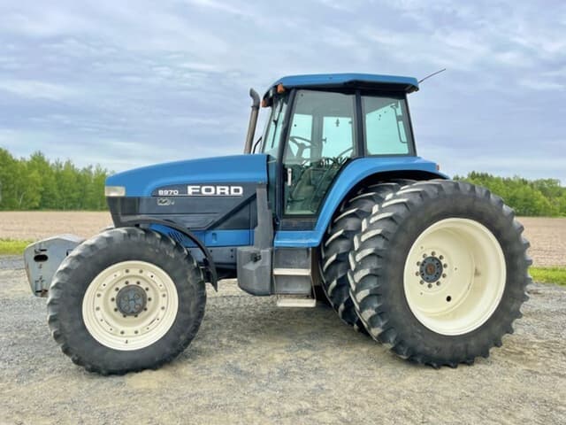 Image of New Holland 8970 equipment image 2