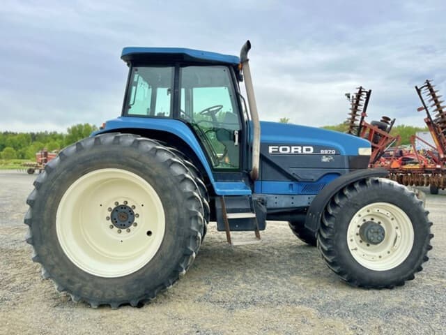 Image of New Holland 8970 equipment image 3