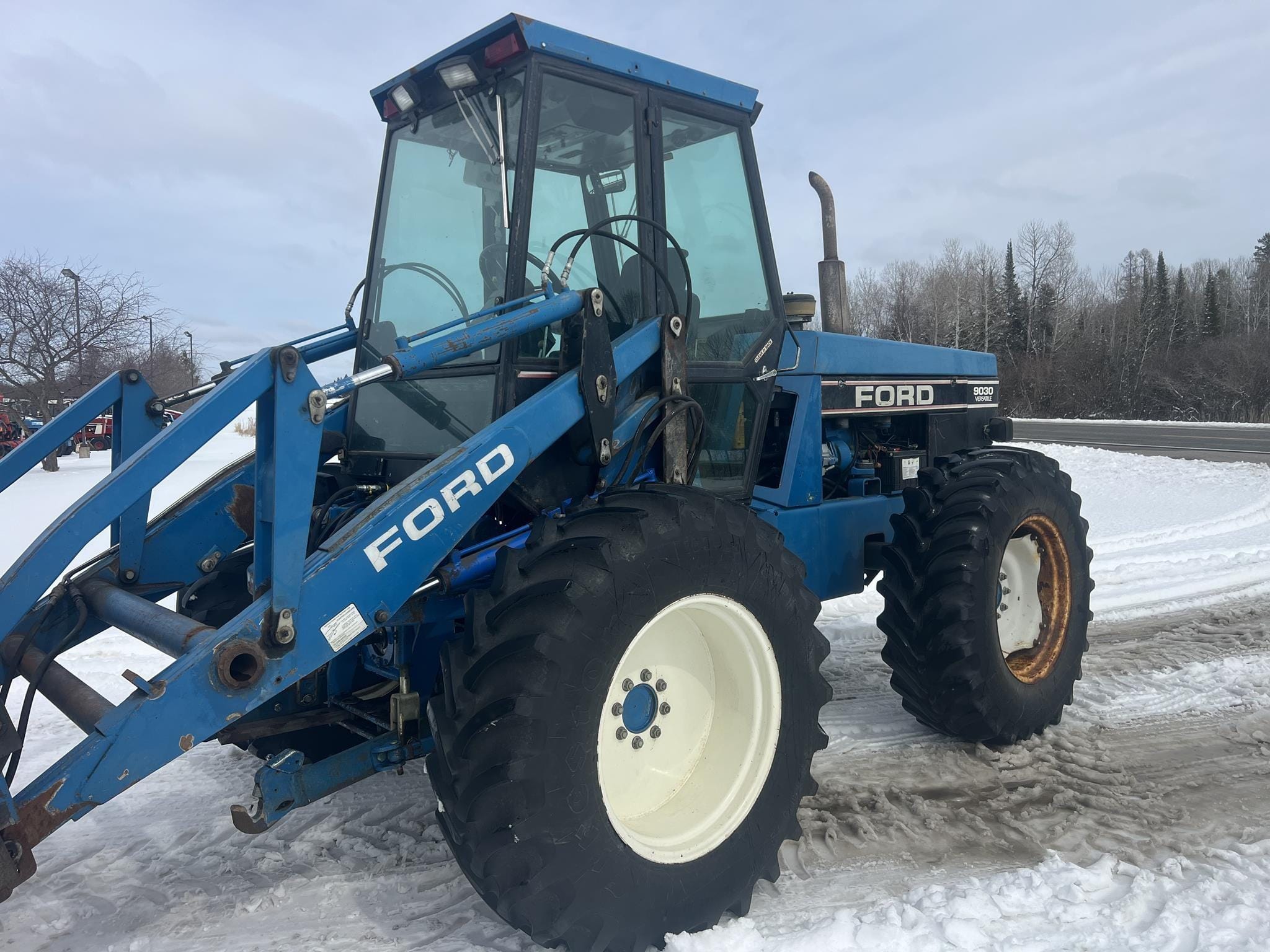 1994 Ford 9030 Equipment Image0