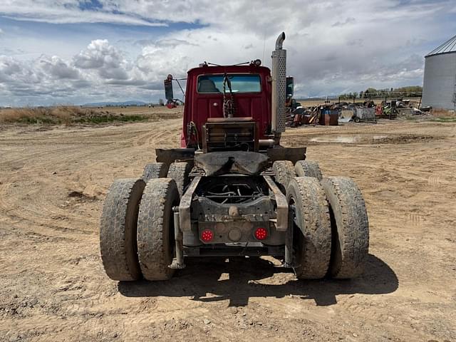Image of Ford Aeromax L9000 equipment image 3