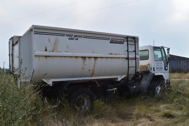 Image of Ford CF8000 equipment image 4