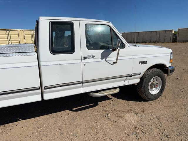 Image of Ford F-250 equipment image 2