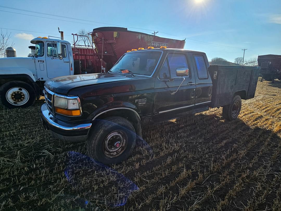 Image of Ford F-250 Primary image