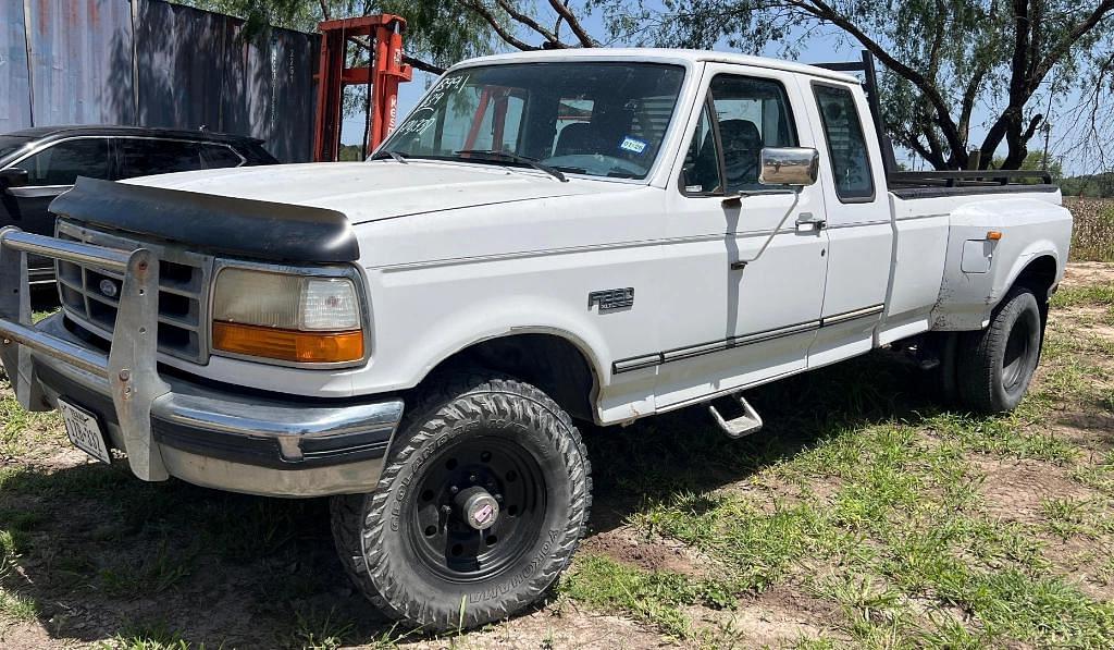 Image of Ford F-250 Primary image