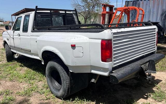 Image of Ford F-250 equipment image 3