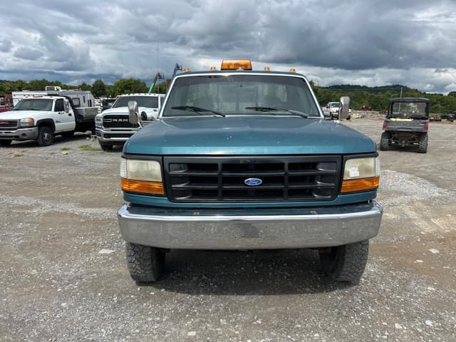 Image of Ford F-350 equipment image 2