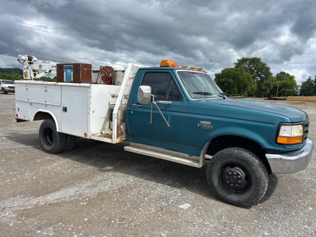 Image of Ford F-350 equipment image 3