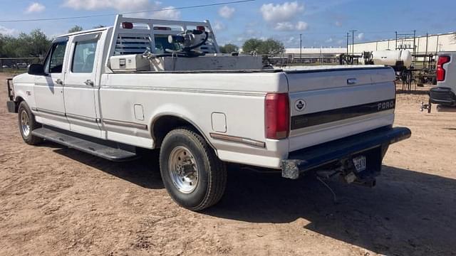 Image of Ford F-350 equipment image 3