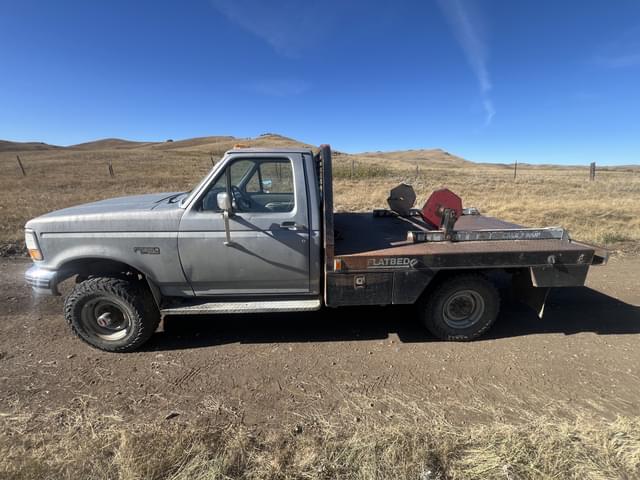 Image of Ford F-350 equipment image 1