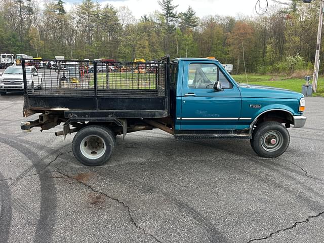 Image of Ford F-350 equipment image 4