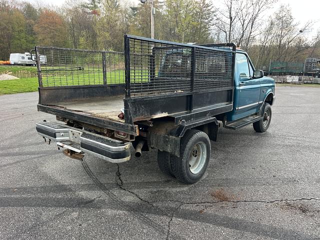 Image of Ford F-350 equipment image 3