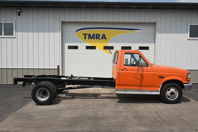 Image of Ford F-350 equipment image 1
