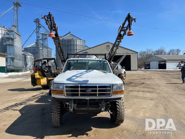 Image of Ford F-350 equipment image 2