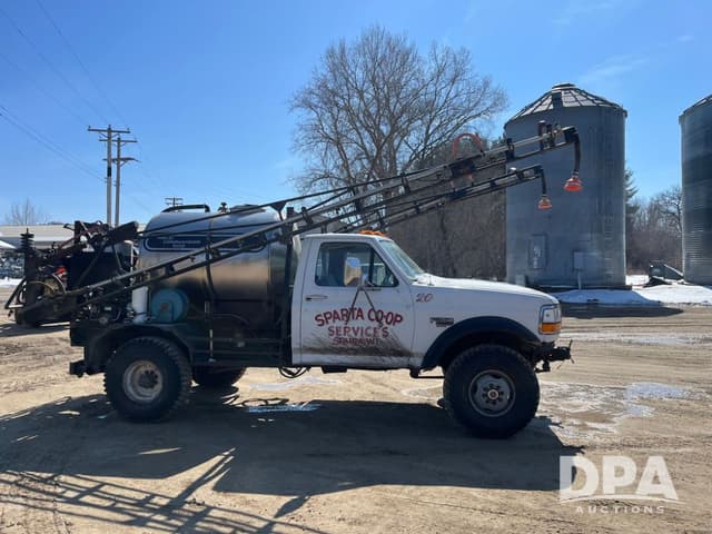 Image of Ford F-350 equipment image 4